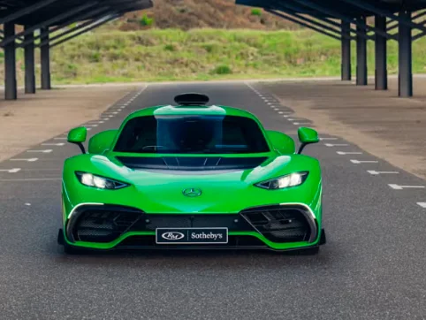 Après 185 kilomètres, sa Mercedes AMG lui coûte 38.000 euros de réparations