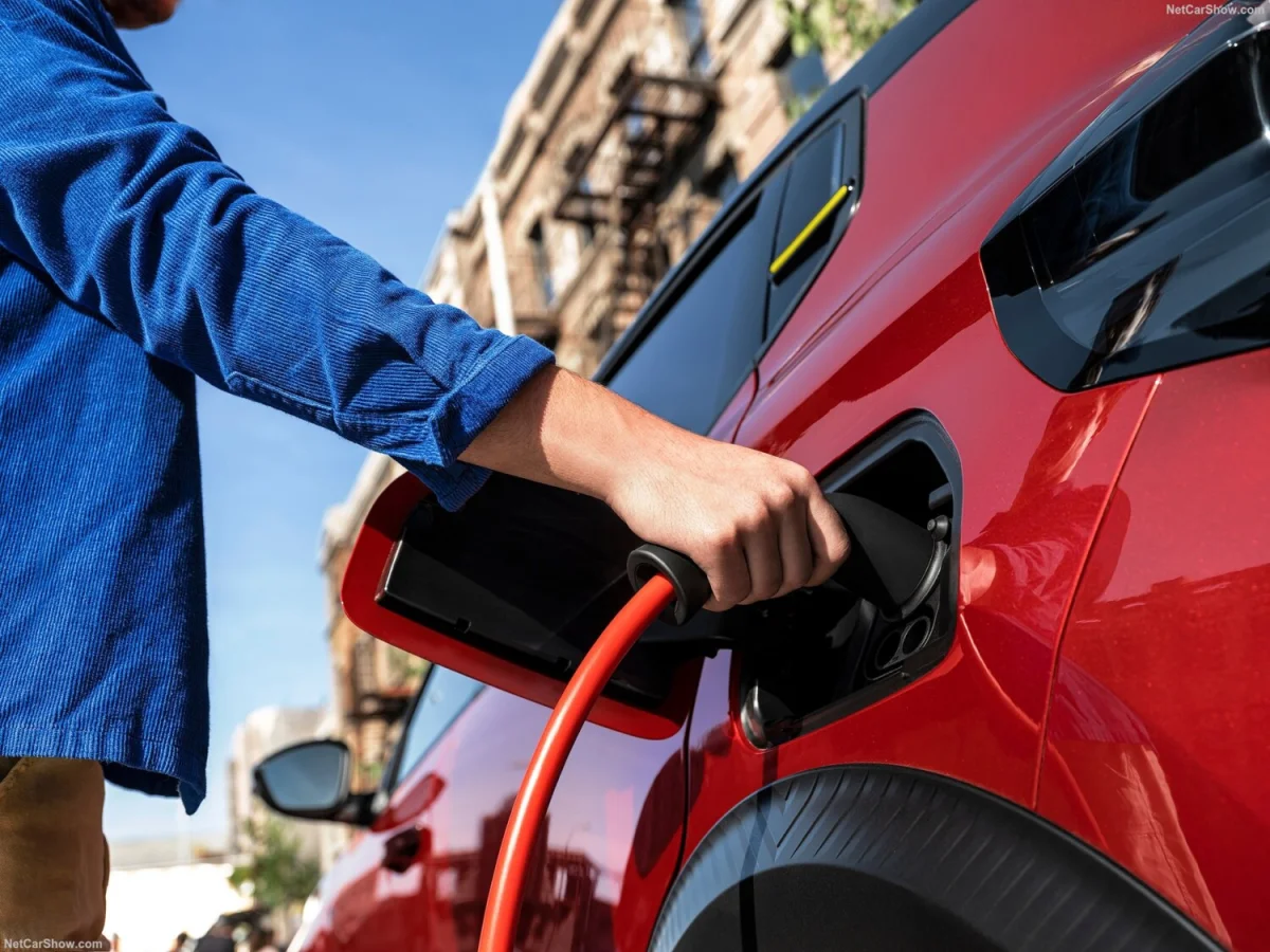 Après Dacia et Renault, Stellantis prépare à son tour une petite électrique abordable