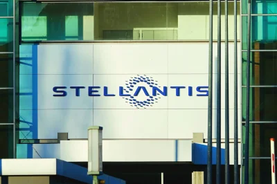 Après une année noire, Stellantis se fixe un chiffre d'affaires de 190 milliards d'euros d'ici 2030