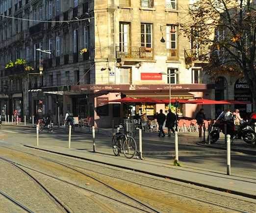 Bordeaux : Une borne se lève, sa voiture s'empale et la justice lui donne raison