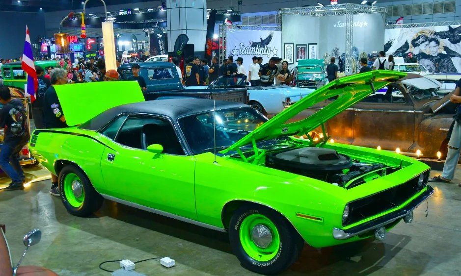 Thaïlande : Après 35 ans dans un hangar, cette Hemi Cuda de 1970 a été repeinte et aurait pu être vendue 430.000 euros