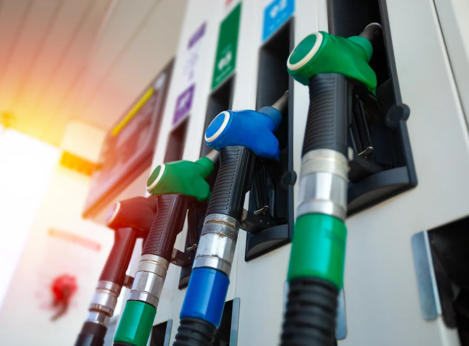 Avec des cartes falsifiées, il vole pour 87 000€ d'essence à travers la France