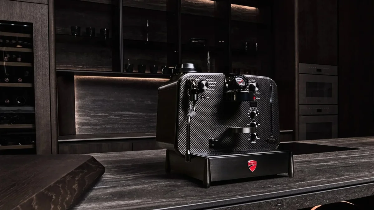 Ducati Barista M3 1926 : une cafetière collector en carbone... à 2 599 €