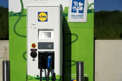 Lidl veut devenir le réseau de recharge le plus important de France !