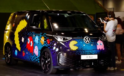 Volkswagen célèbre le 46e anniversaire de Pac-Man avec une version unique de l'ID. Buzz