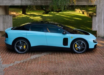 "C'est au moins une voiture que les Chinois ne copieront pas" : la première Ferrari électrique sous le feu des critiques dès sa présentation