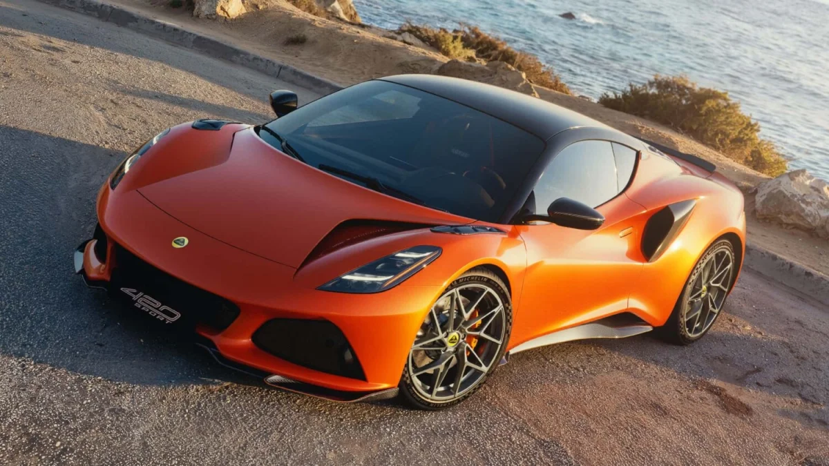 Lotus Emira 420 Sport (2026) : encore un peu de plaisir dans cet univers de plus en plus aseptisé