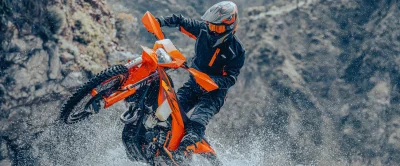Grand constructeur européen, KTM est accusé d'avoir mis en circulation des motos illégales