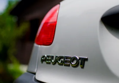 Le Mans : La vente d'une Peugeot 206 dégénère, deux couples condamnés après avoir sorti des armes