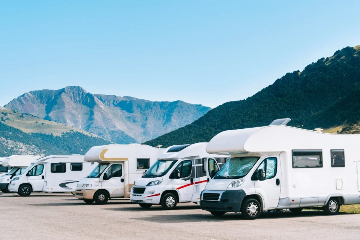 Camping-car : quel permis faut-il vraiment pour prendre la route sans problème ?