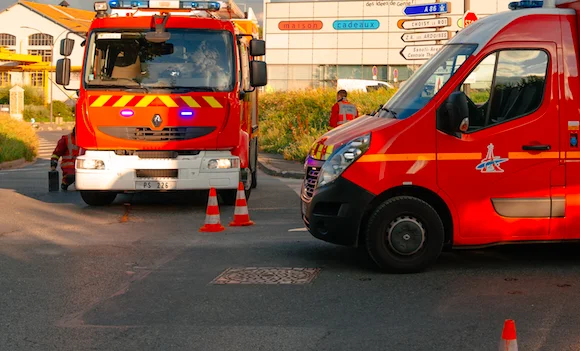 Vienne : Un chauffeur poids lourd fait une marche arrière interdite sur l'A10 et écrase une moto