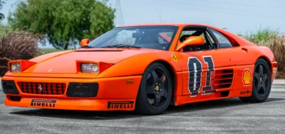 Cette Ferrari 348 Challenge orange unique est en vente aux enchères, seulement pour les clients les plus sélects de la marque