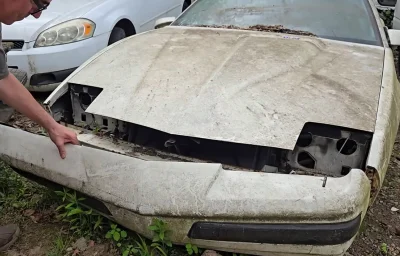 Massachusetts : Cette rare Pontiac Firebird Formula de 1987 est retrouvée dans une casse, faut-il la restaurer ?