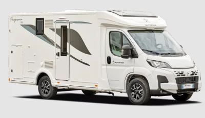 Ce nouveau camping-car ultra-compact cache pourtant une vraie soute à vélos