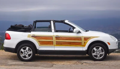 Ce Porsche Cayenne décapotable unique avec 228.000 kilomètres au compteur a été vendu 9400 euros