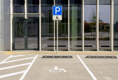 Meurthe-et-Moselle : Handicapé, il tarde trop longtemps à évacuer sa voiture au pneu crevé, elle termine broyée
