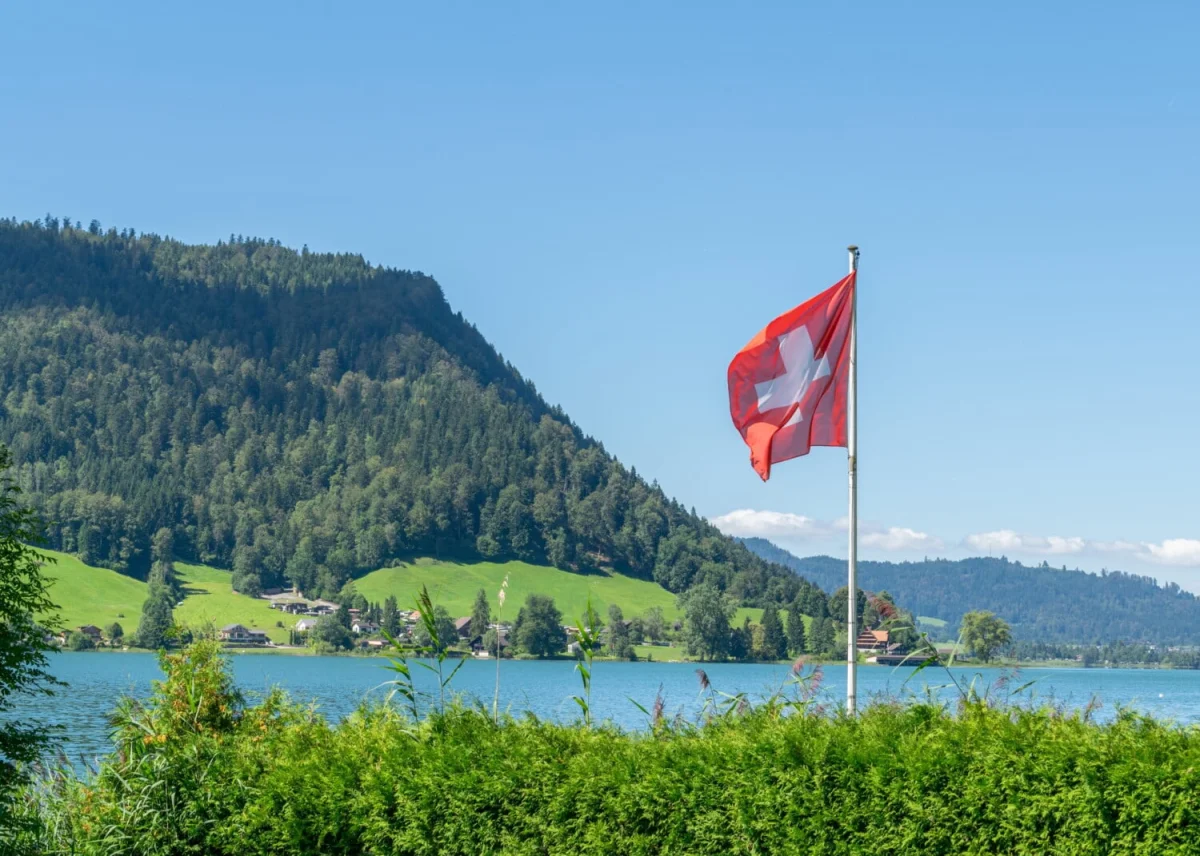 Après 70 ans d’interdiction, la Suisse s’apprête à rouvrir la porte aux courses automobile