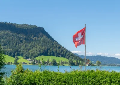 Après 70 ans d’interdiction, la Suisse s’apprête à rouvrir la porte aux courses automobile