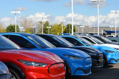 Les voitures électriques séduisent davantage sur le marché de l’occasion… mais un problème persiste