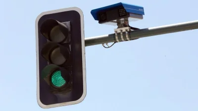 Les radars "8 en 1" débarquent dans ce pays voisin : quand l'IA surveille tout, tout le temps