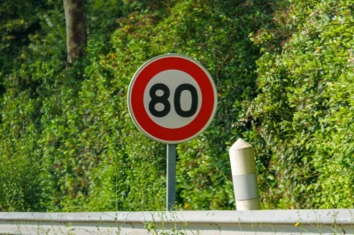 À partir du 15 juin, des centaines de kilomètres de routes vont repasser à 80 km/h