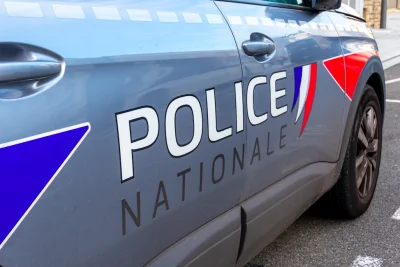 Rouen : Arrêté par la police après une course poursuite, il tente de se faire passer pour un passager sur la banquette arrière