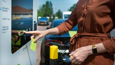 Recharger sa voiture électrique sera encore plus simple sur les autoroutes françaises