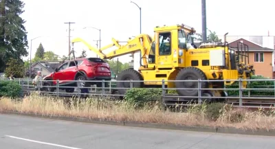 Seattle : À bord d'une Mazda, elle suit son GPS et se retrouve prise au piège sur la voie ferrée