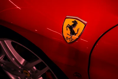 Paris : Il volait des Ferrari à 400.000 euros dans la capitale pour payer la dialyse de son père