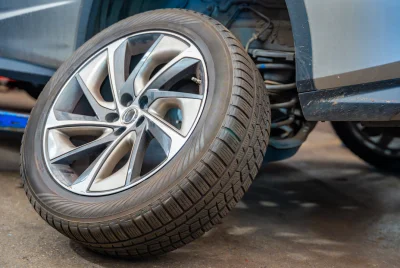 Perpignan : Il prend la voie rapide en sortant du garage et... perd une roue à 100 km/h