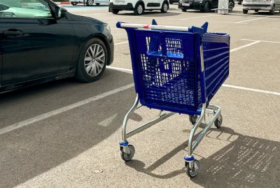 Pyrénées-Orientales : Un automobiliste se sert d'un caddie comme d'une remorque et fait le buzz