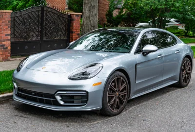 Suisse : Il ment sur un accident en Porsche Panamera mais son assurance se rend compte de la fraude