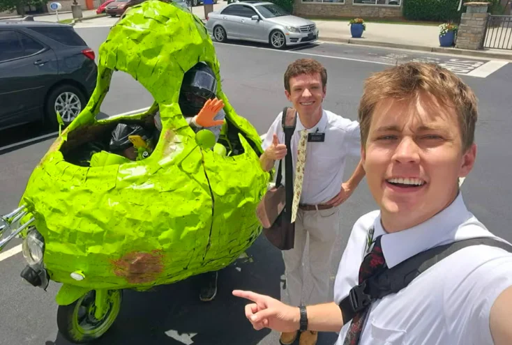 États-Unis : Il transforme son scooter en poire géante et se lance dans la traversée de l'Amérique