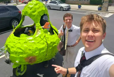 États-Unis : Il transforme son scooter en poire géante et se lance dans la traversée de l'Amérique