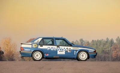 Italie : La mythique Alfa 75 de l'équipe officielle de rallye de la police est en vente pour 145.000 euros