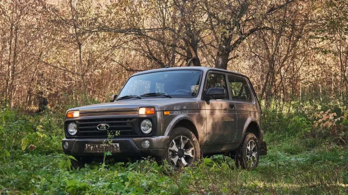 On a du mal à y croire : le Lada Niva reçoit enfin... un airbag !
