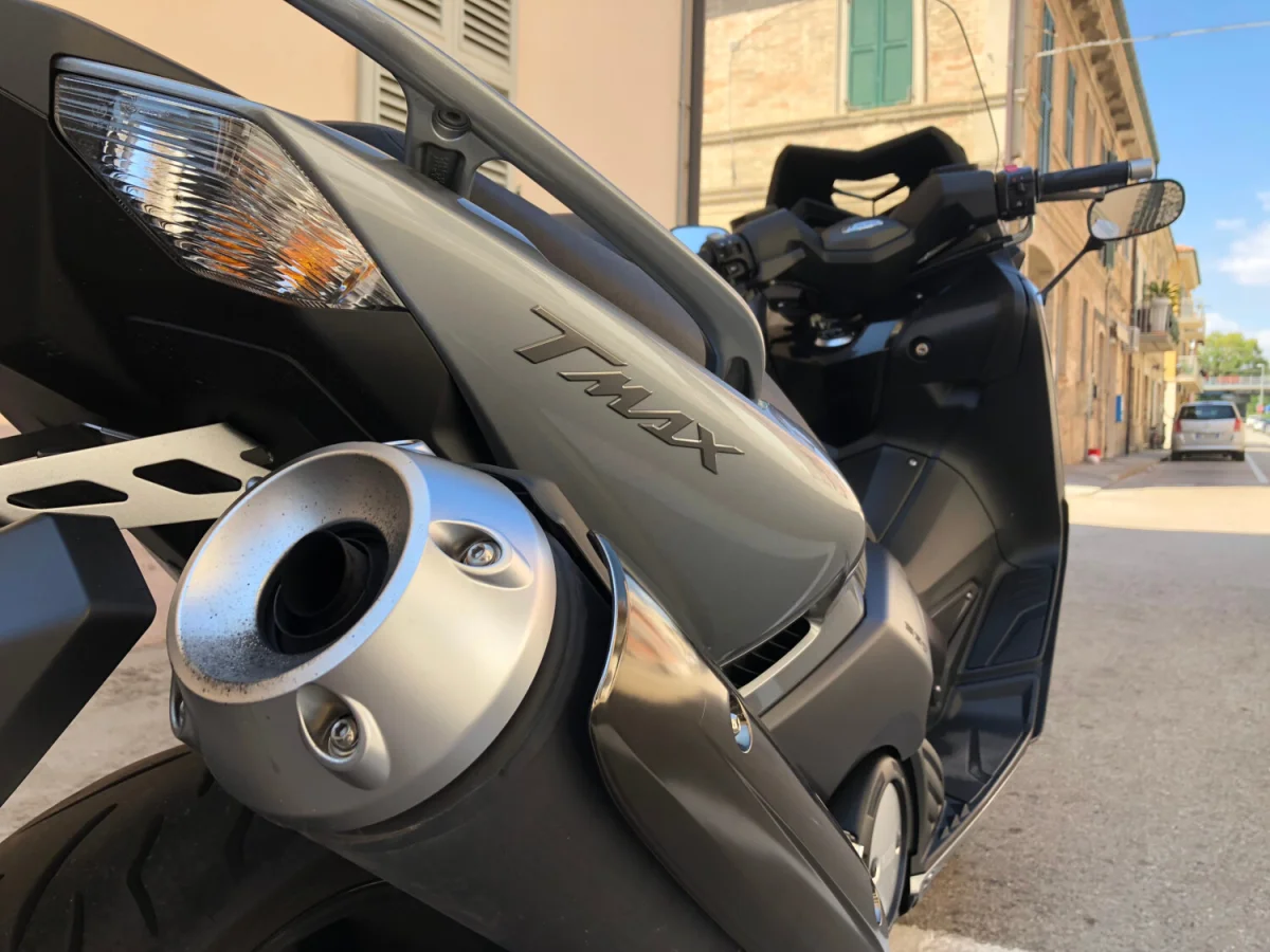 25 ans après son lancement, le Yamaha TMAX franchit les 100 000 ventes et reste le roi des maxi-scooters