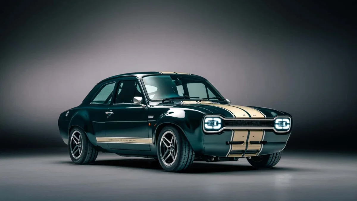 895 kg, 330 ch, boîte manuelle : voici la Ford Escort RS dont tout le monde rêve