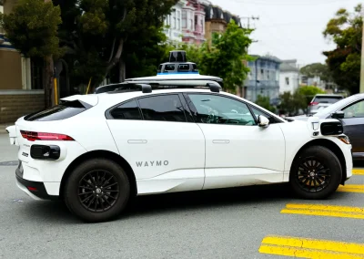 Les nouveaux robots Waymo doivent apprendre à éviter les accidents en imitant les humains