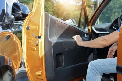 Tout automobiliste a déjà subi un coup de portière : ce constructeur pense avoir la solution