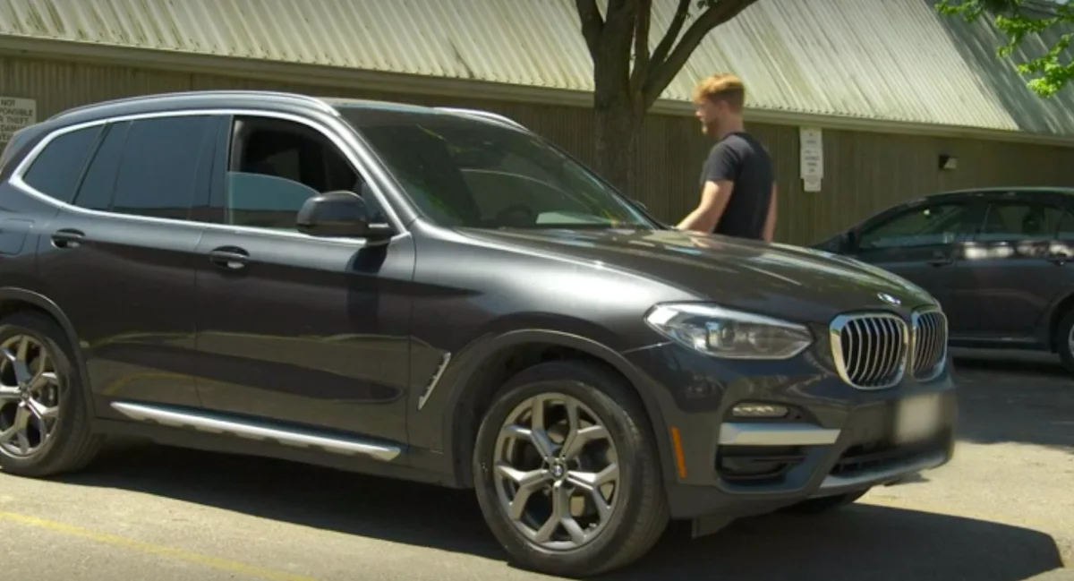 Canada : L'IA d'un concessionnaire BMW accepte de lui reprendre sa voiture à un prix erroné, le garage se rétracte puis accepte