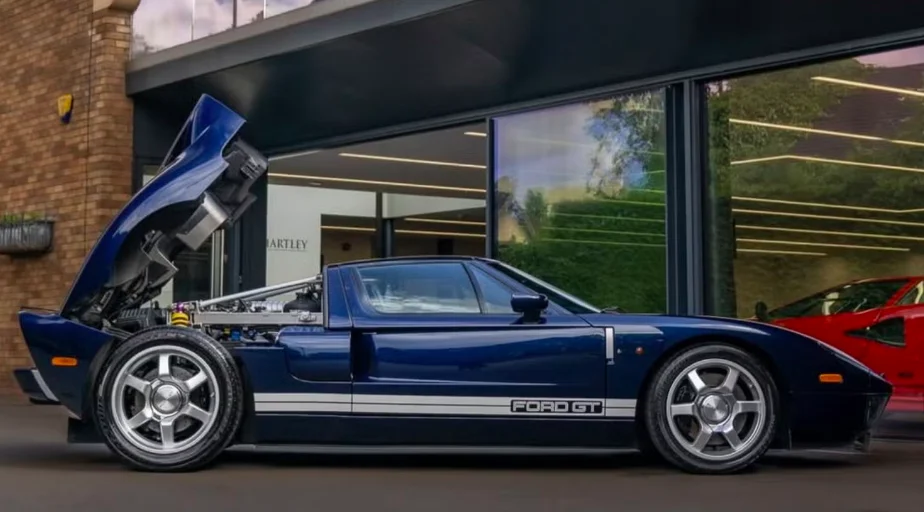 Avec seulement 45.000 km, la rarissime Ford GT de Jeremy Clarkson de Top Gear est en vente, plus d'un demi-million d'euros