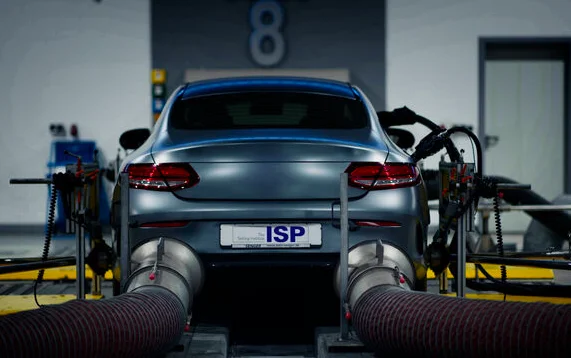 Ce simulateur utilise une vraie voiture pour tester les huiles Castrol