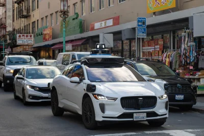 Pourquoi 3800 robotaxis Waymo sont rappelés et privés d'autoroute ?