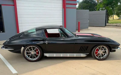 États-Unis : Cette Chevrolet Corvette de 1967 d'exception possède une lunette arrière divisée