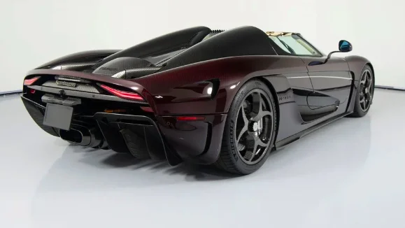 Cette Koenigsegg Regera unique est en vente pour 2,8 millions d'euros