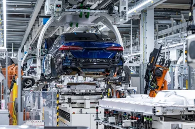 BMW réduit la voilure : jusqu'à 7 700 postes menacés dans le monde