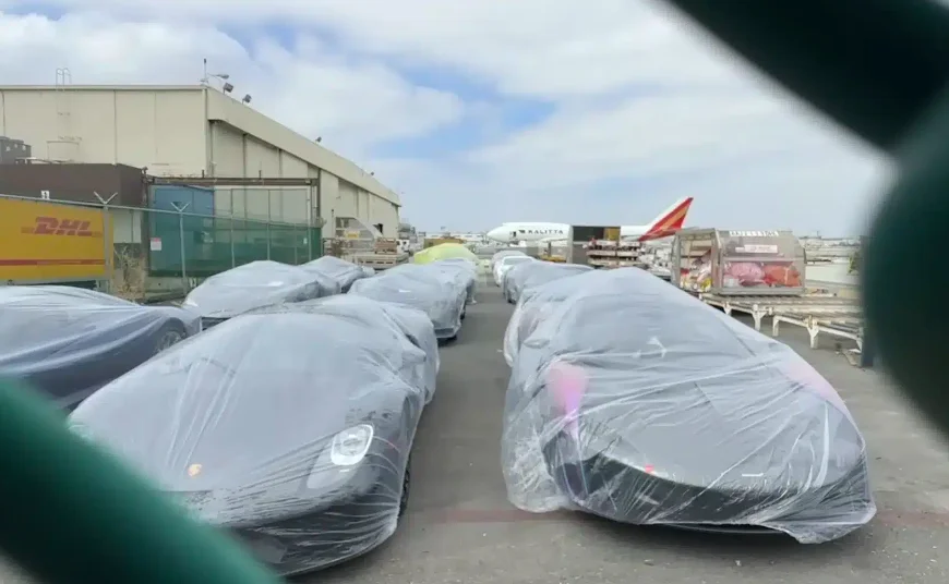 Los Angeles : Le mystère de la collection d'hypercars neuves d'une valeur de 48 millions d'euros entreposée