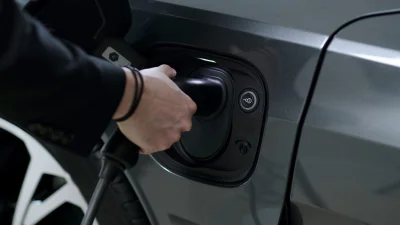 Pour recharger plus vite, BYD pousse-t-il ses batteries trop loin ? Geely en est convaincu