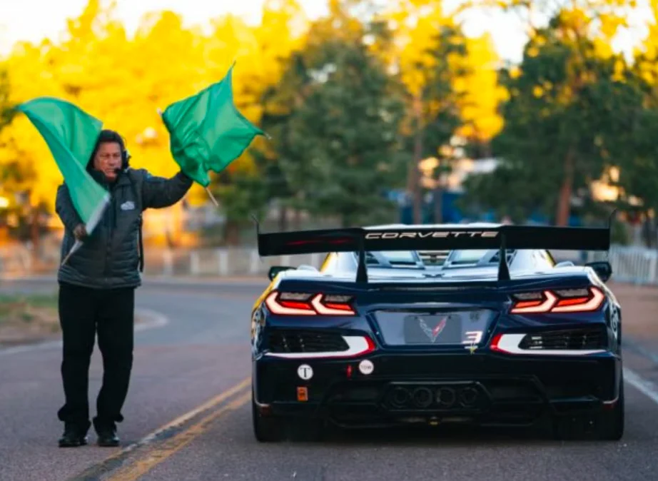 La Corvette ZR1X bat le record des voitures de série à Pikes Peak de... 23 secondes !